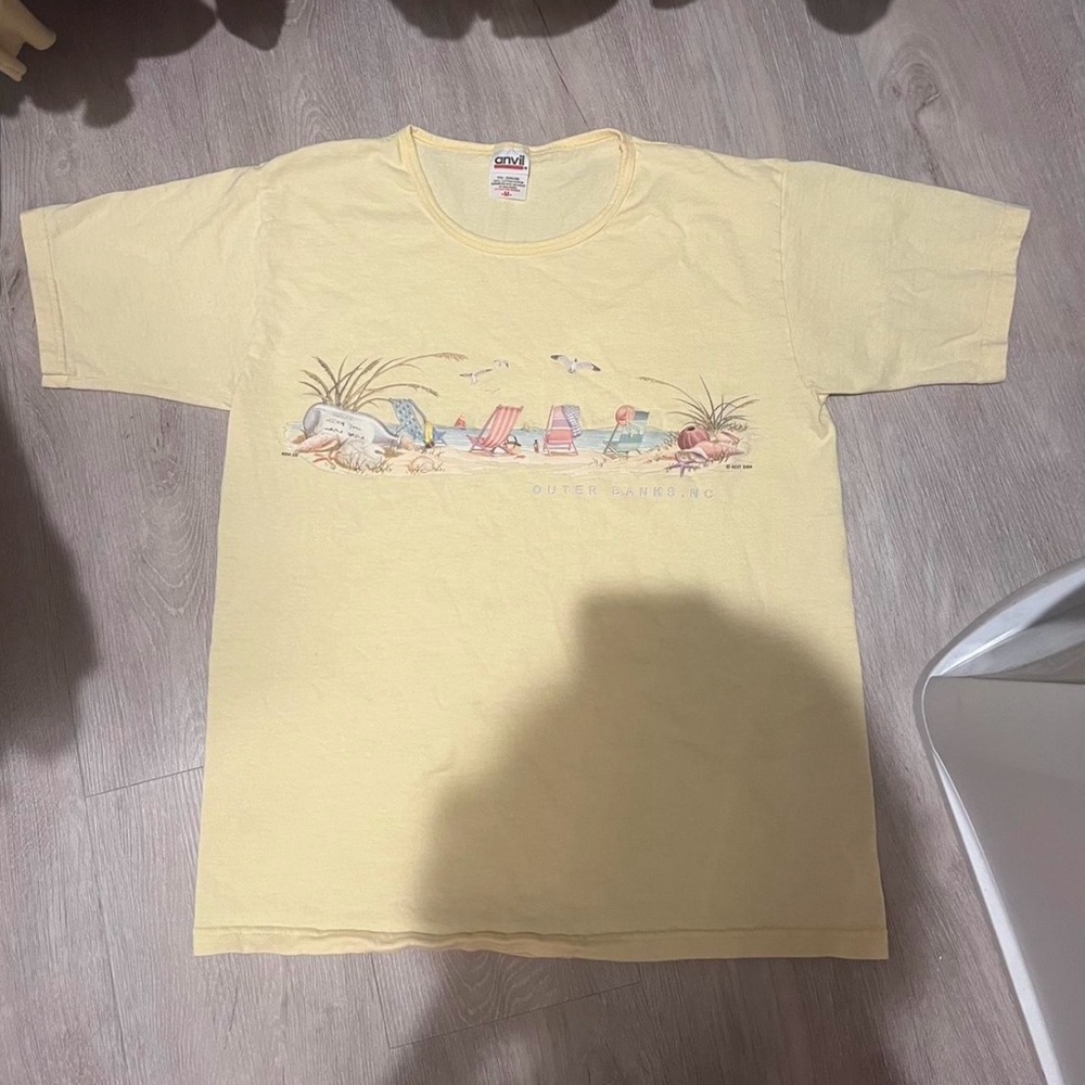 Vintage beach graphic tee